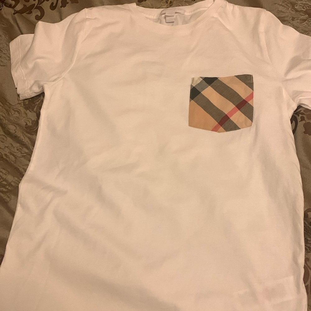 Slightly used authentic Burberry boys T-shirt with Burberry patch